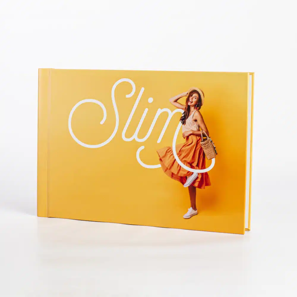 Álbum Personalizado Slim com capa fotográfica e páginas foscas de 400g